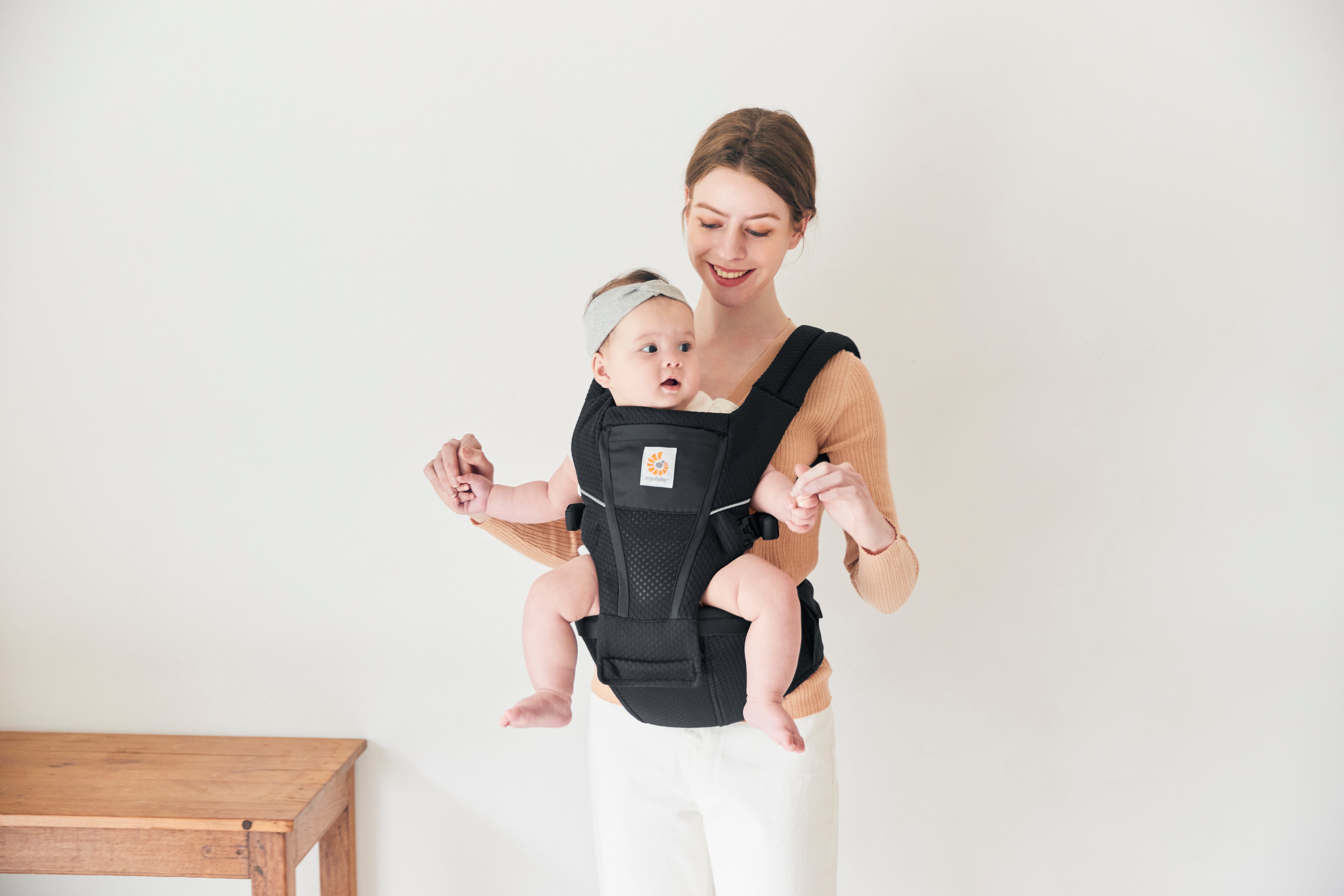 Ergobaby Alta Hip Seat Baby Carrier